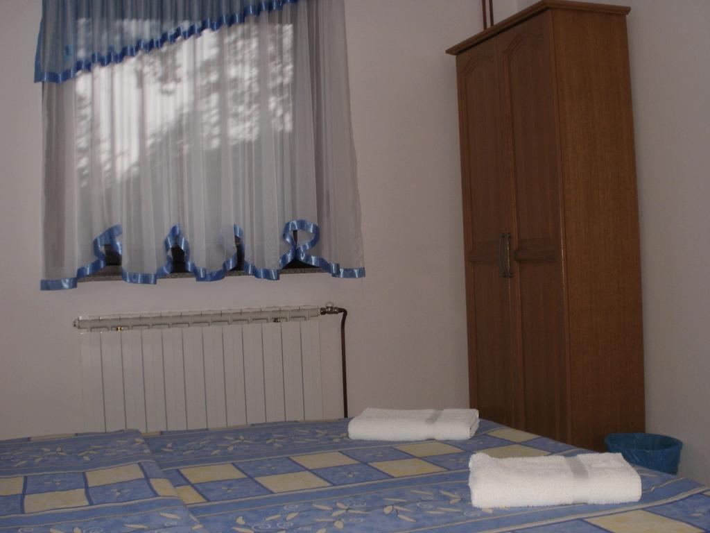 Guest House Korana Ruang foto